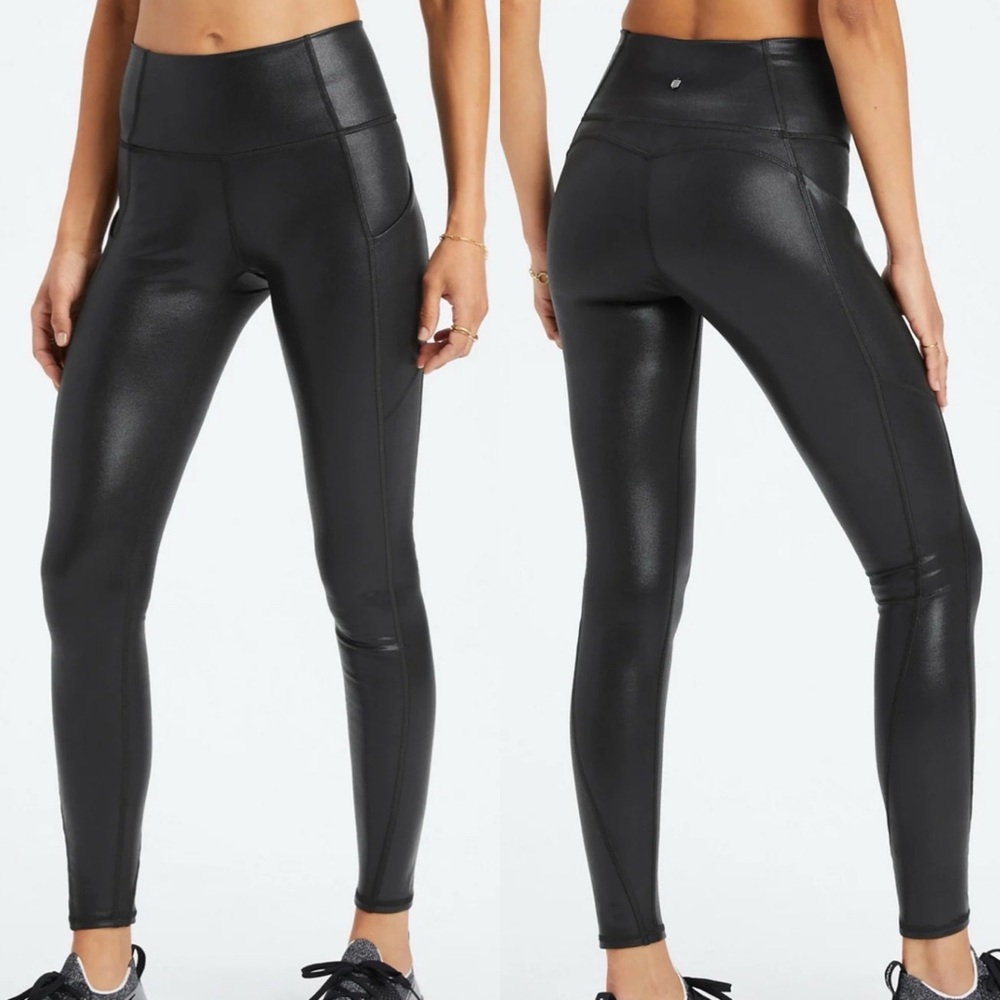 NWT Fabletics Oasis PureLuxe High-Wasted Leggings, Black Fog Foil, Small Short
